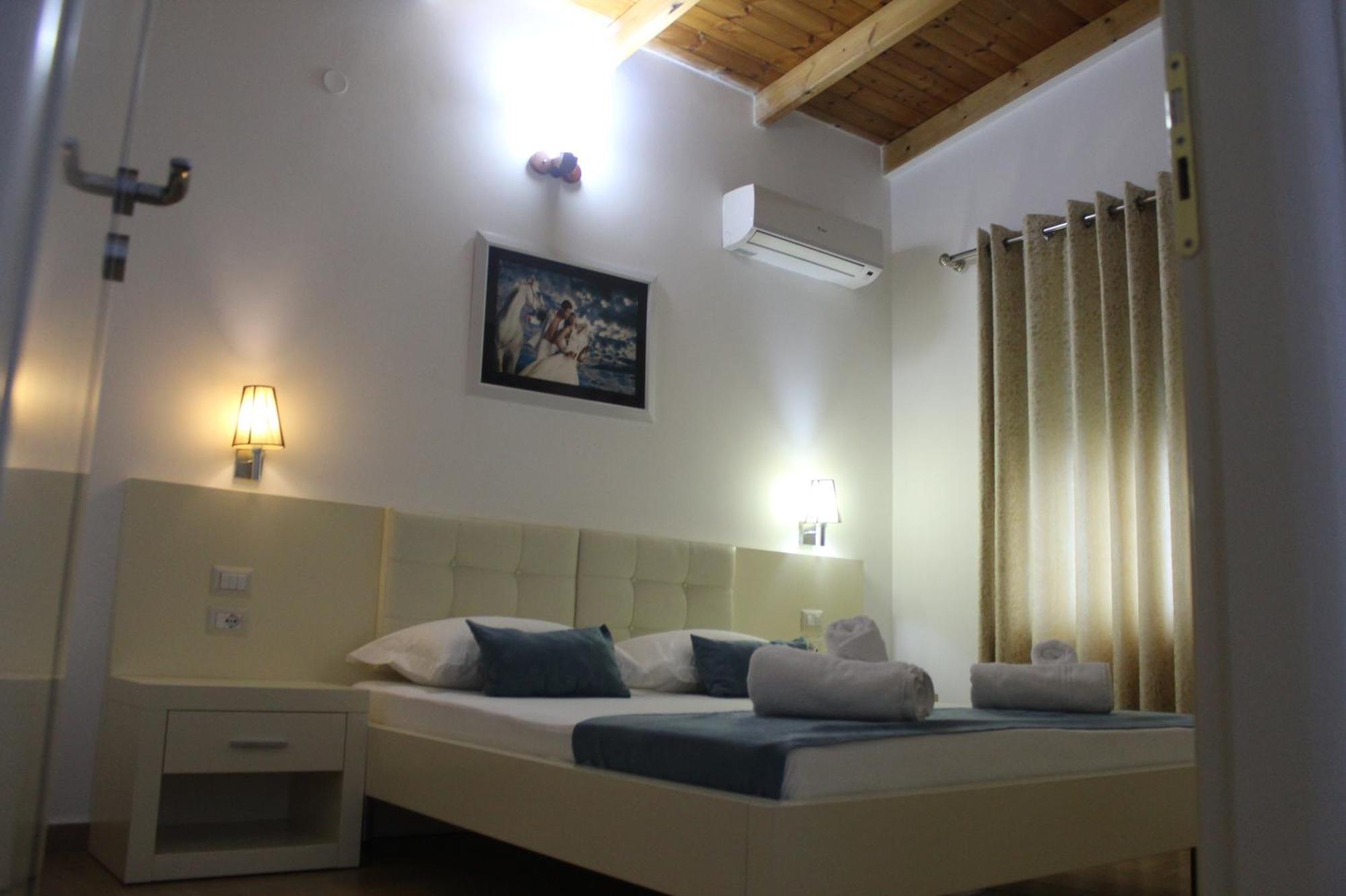 Hotel Agel Sarandë Exteriör bild