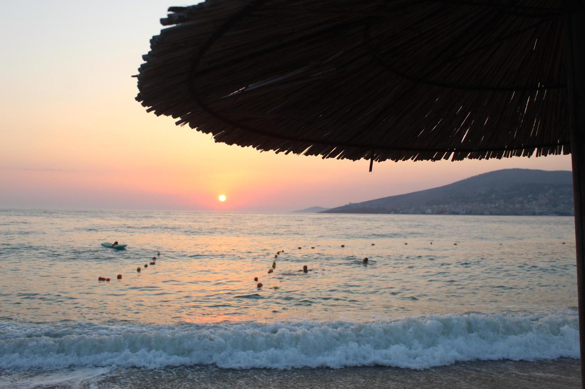 Hotel Agel Sarandë Exteriör bild