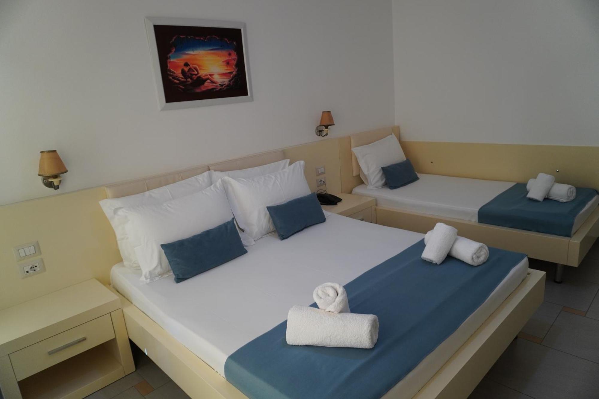 Hotel Agel Sarandë Exteriör bild