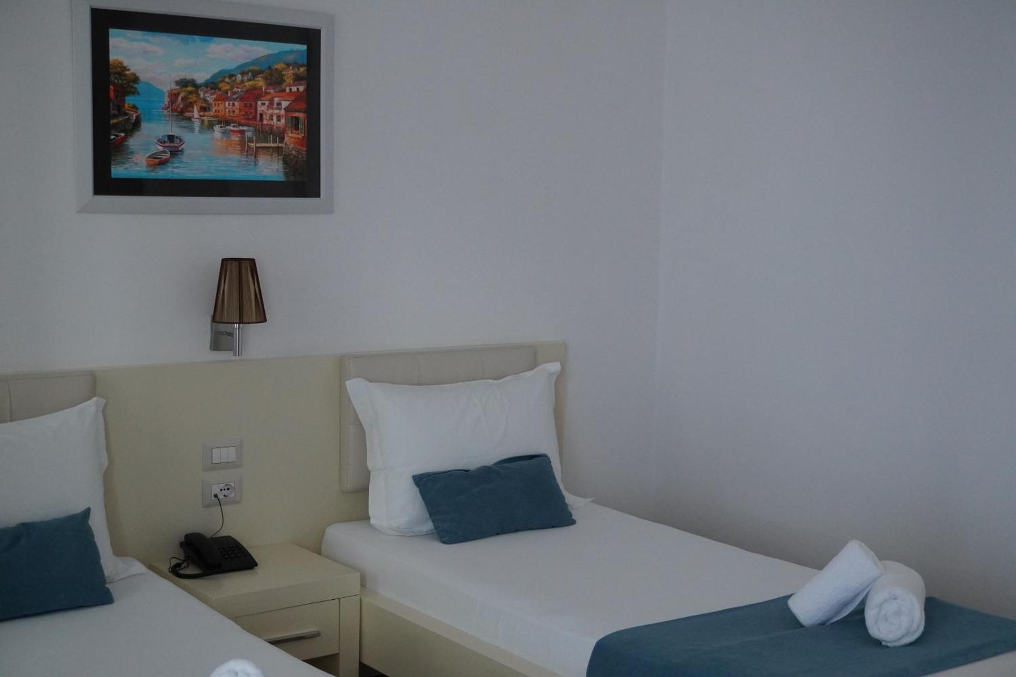 Hotel Agel Sarandë Exteriör bild