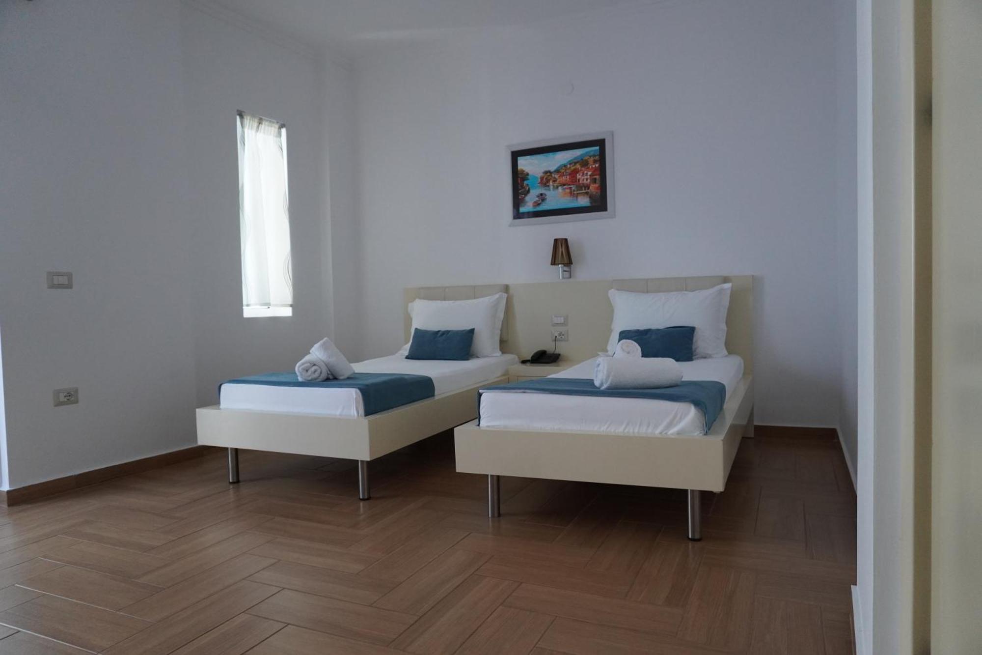 Hotel Agel Sarandë Exteriör bild