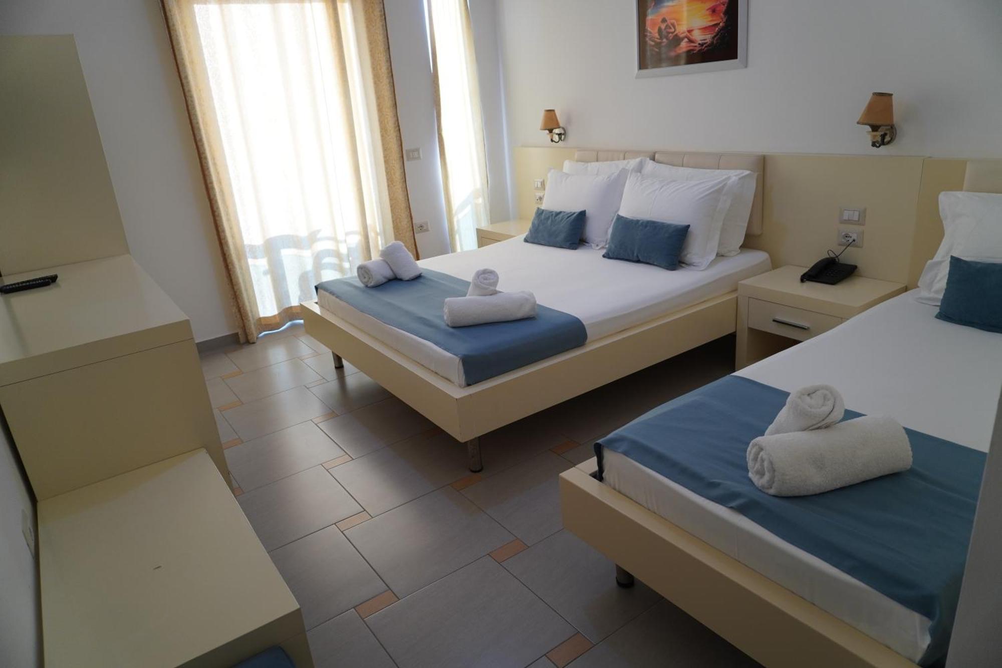 Hotel Agel Sarandë Exteriör bild